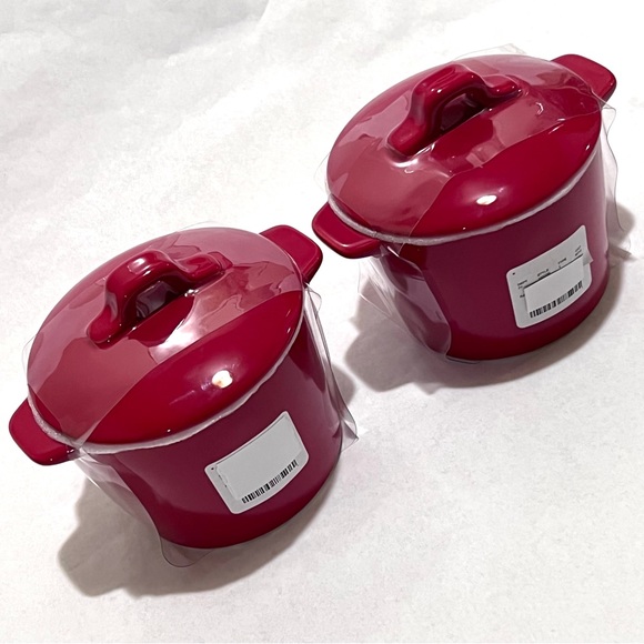 Rae Dunn Set of Two (2) XOXO Ceramic Mini Casserole Dishes in Red - Picture 4 of 9